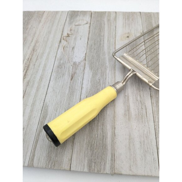 Progressus Miracle Tomato Slicer Kitchen Gadget Yellow Handle Italy - Picture 6 of 9